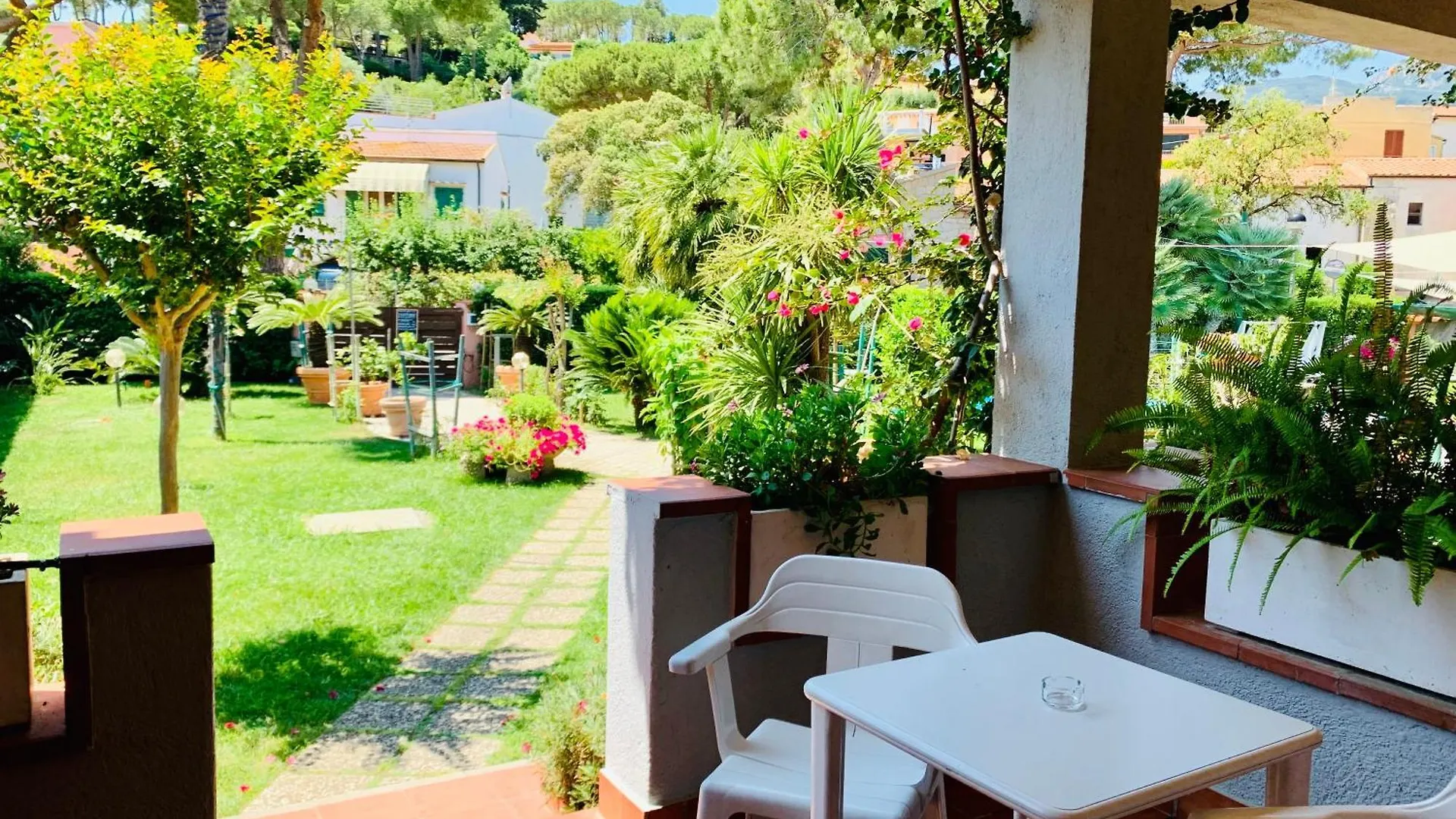 Residence Dei Fiori Marina di Campo Aparthotel